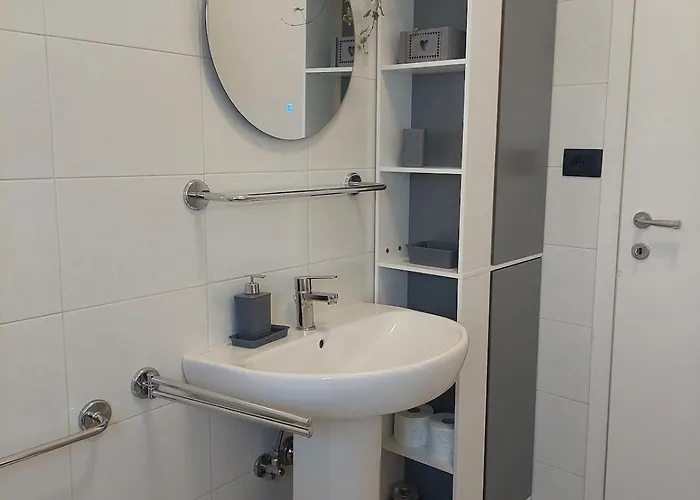 Abita Corticella - Comfortable In Apartment Bologna